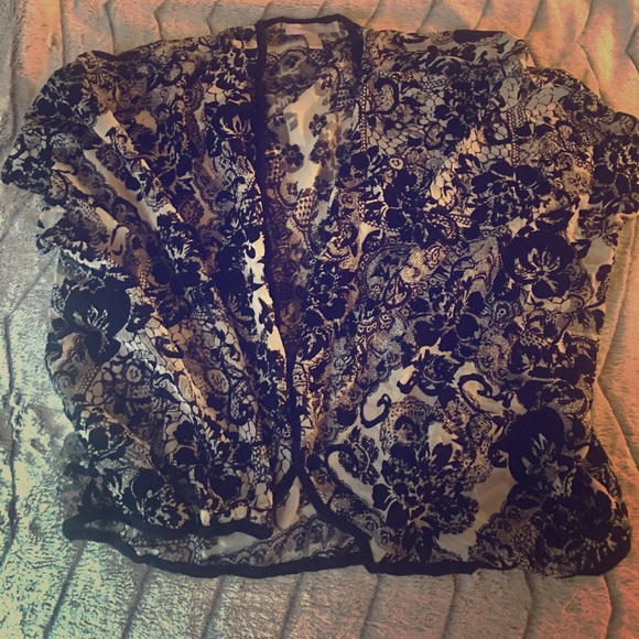 Black/white light cover up. - Picture 1 of 1